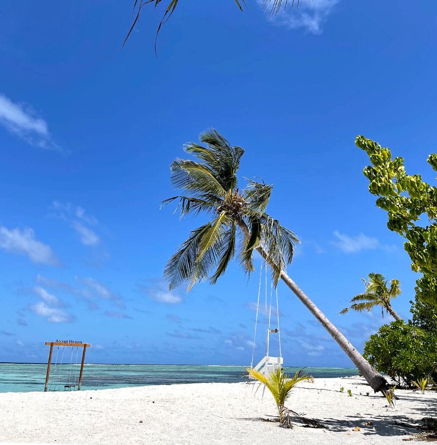 The beach of Dhiffushi